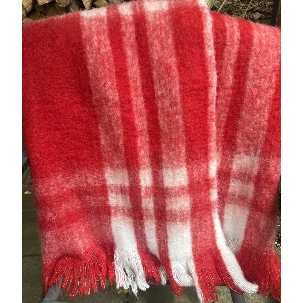Pier One Import White Red Check Fringed Blanket Throw Holidays Size 68X52